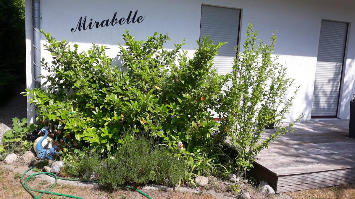Haus schriftzug im oder rund um Haus Mirabelle