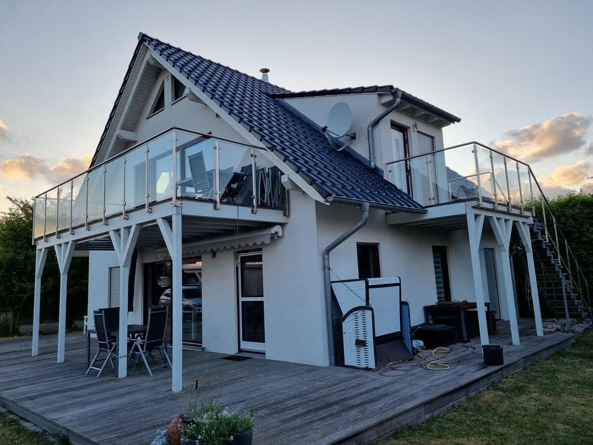 Haus Mirabelle in der Abendstimmung