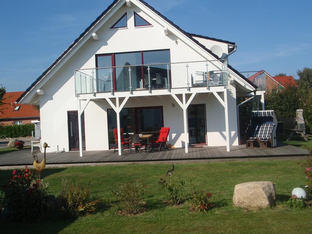 Südansicht garten im oder rund um Haus Mirabelle