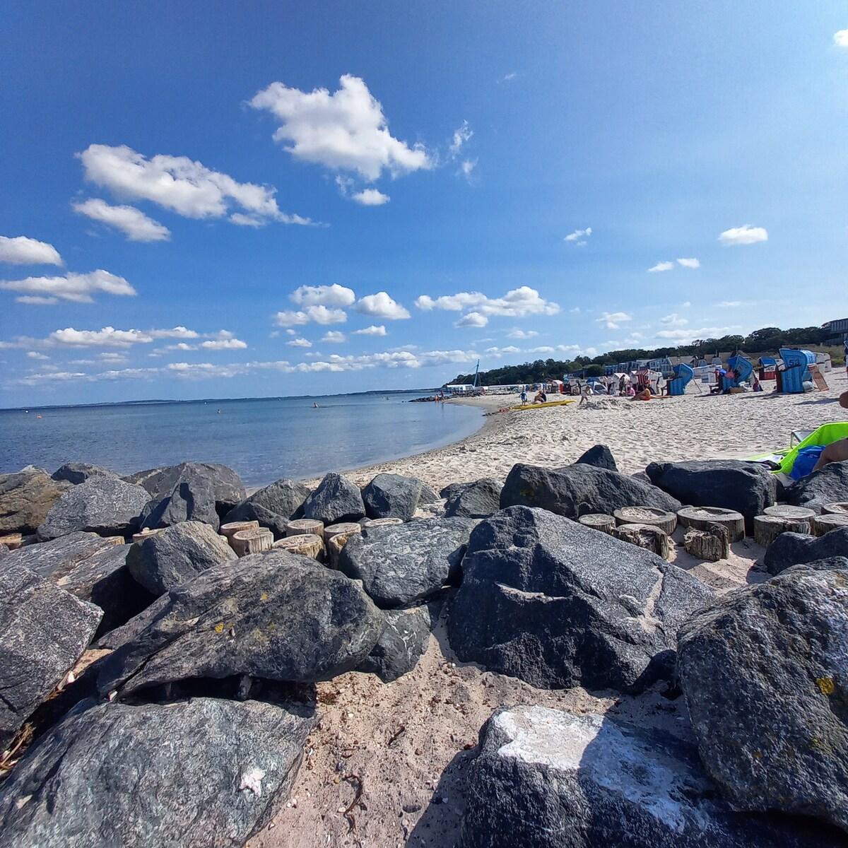 Strand felsen im oder rund um Haus Mirabelle