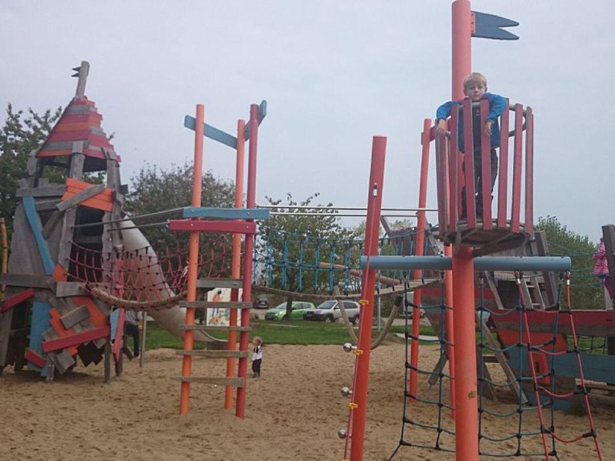 Piratenspielplatz 600m entfernt im oder rund um Haus Mirabelle