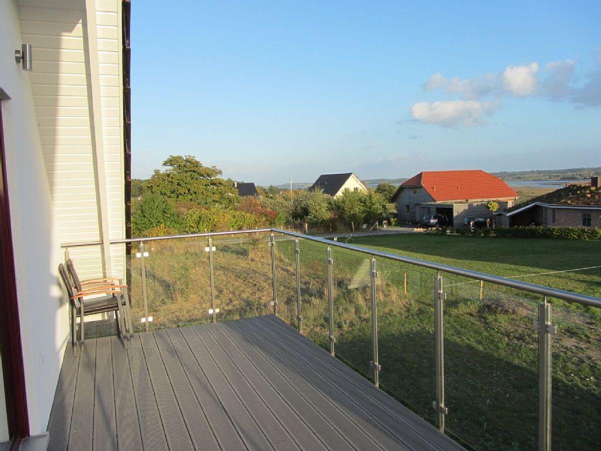 Terrasse oben im oder rund um Haus Mirabelle